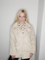 Γούνα με γιακά με κανονικό μήκος