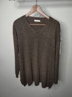 Πουλόβερ oversized με μεταλλιζέ κλωστή και V λαιμόκοψη - Image 10